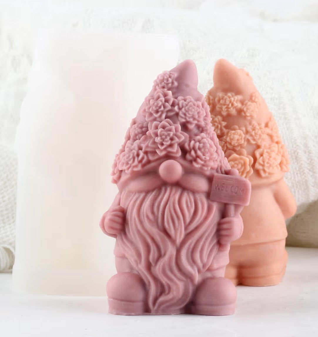 Soy Candles Highland Cow & Gnome